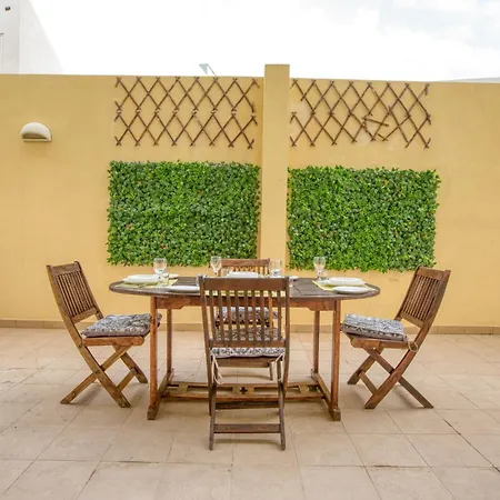 Swieqi 3 Bedroom With Patio Apartman