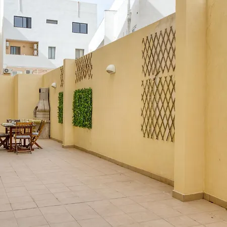 Swieqi 3 Bedroom With Patio