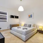 Swieqi 3 Bedroom With Patio Lejlighed *
