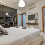 Swieqi 3 Bedroom With Patio Lejlighed Is-Swieqi