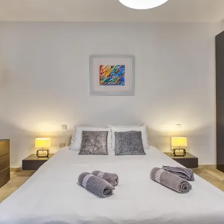 Swieqi 3 Bedroom With Patio Is-Swieqi