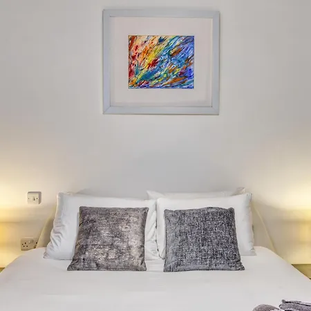 Swieqi 3 Bedroom With Patio 公寓 *