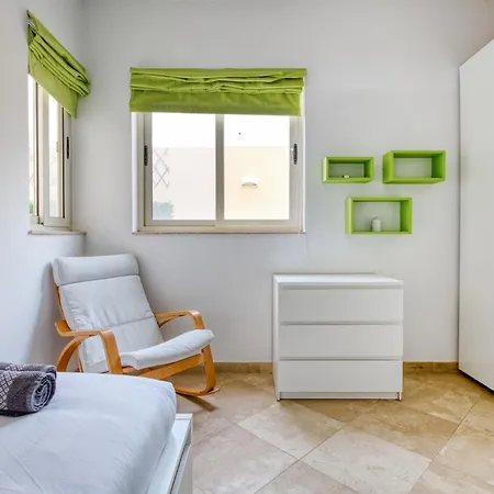 Swieqi 3 Bedroom With Patio 아파트 Is-Swieqi