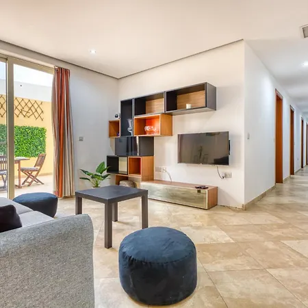 아파트 Swieqi 3 Bedroom With Patio