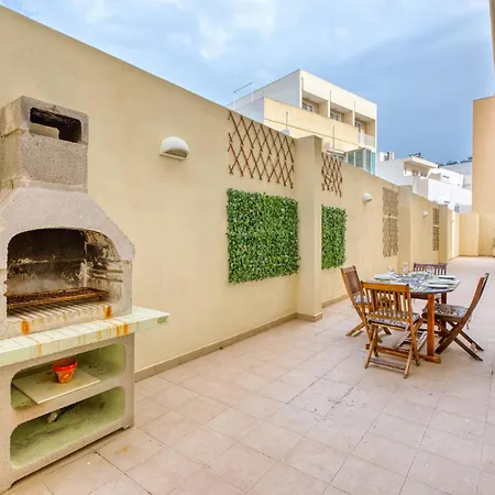 公寓 Swieqi 3 Bedroom With Patio