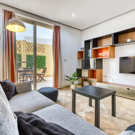 Swieqi 3 Bedroom With Patio