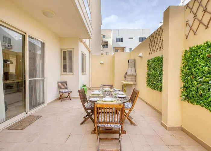 Daire Swieqi 3 Bedroom With Patio Is-Swieqi