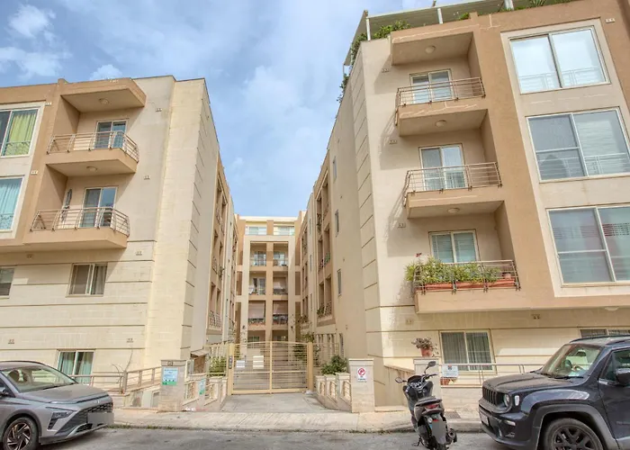 Apartament Swieqi 3 Bedroom With Patio *