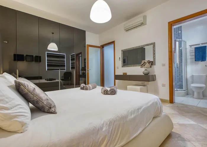 Swieqi 3 Bedroom With Patio Apartament Is-Swieqi