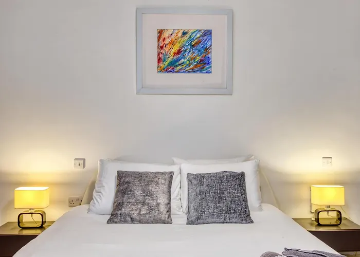 Swieqi 3 Bedroom With Patio Apartament *