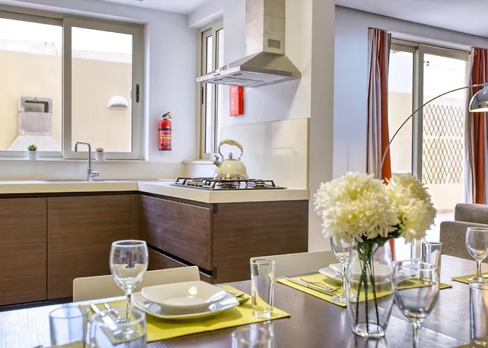 Swieqi 3 Bedroom With Patio Apartament Is-Swieqi