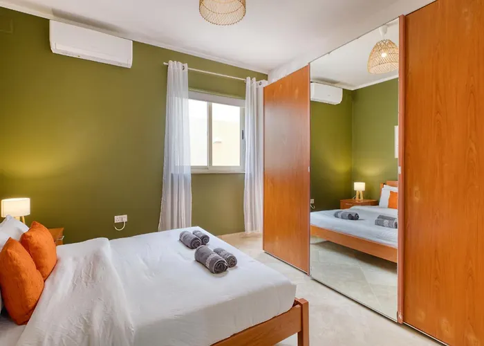 Apartament Swieqi 3 Bedroom With Patio *