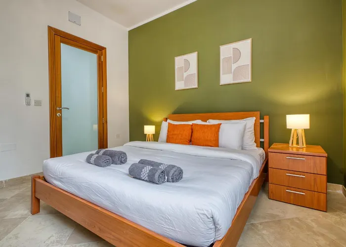 Swieqi 3 Bedroom With Patio * Is-Swieqi
