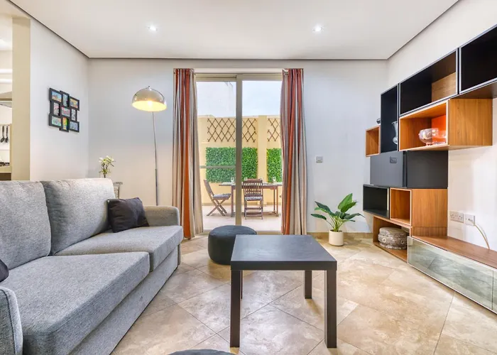 Swieqi 3 Bedroom With Patio Daire
