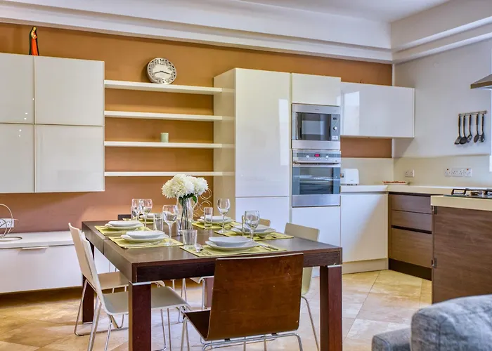 Apartament Swieqi 3 Bedroom With Patio *