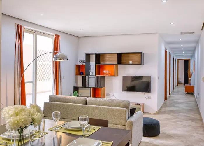 Swieqi 3 Bedroom With Patio Daire Is-Swieqi