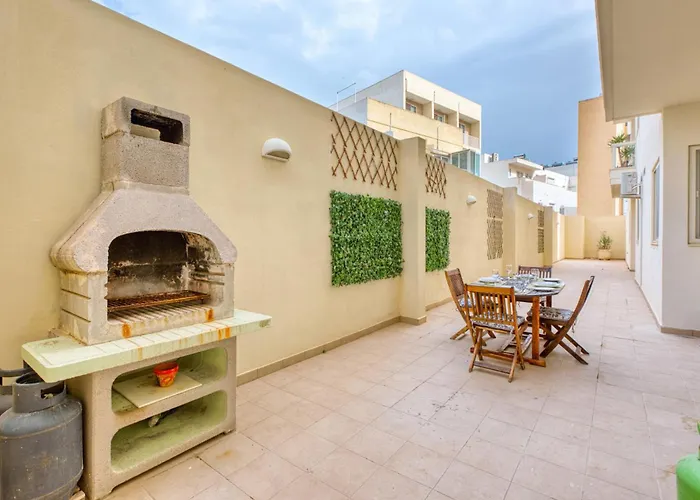 Apartament Swieqi 3 Bedroom With Patio